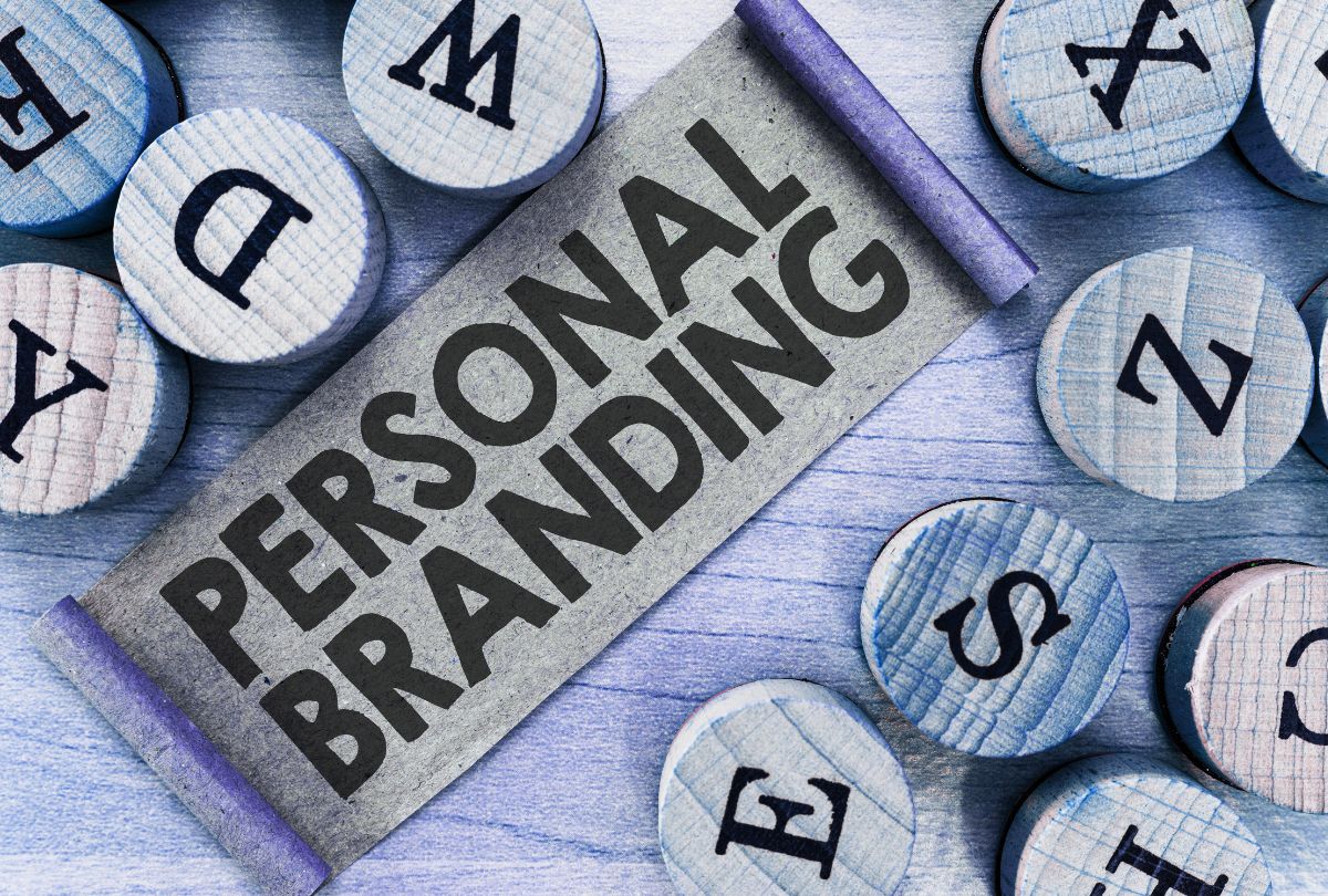 Personal branding in the age of social media: Standing out online